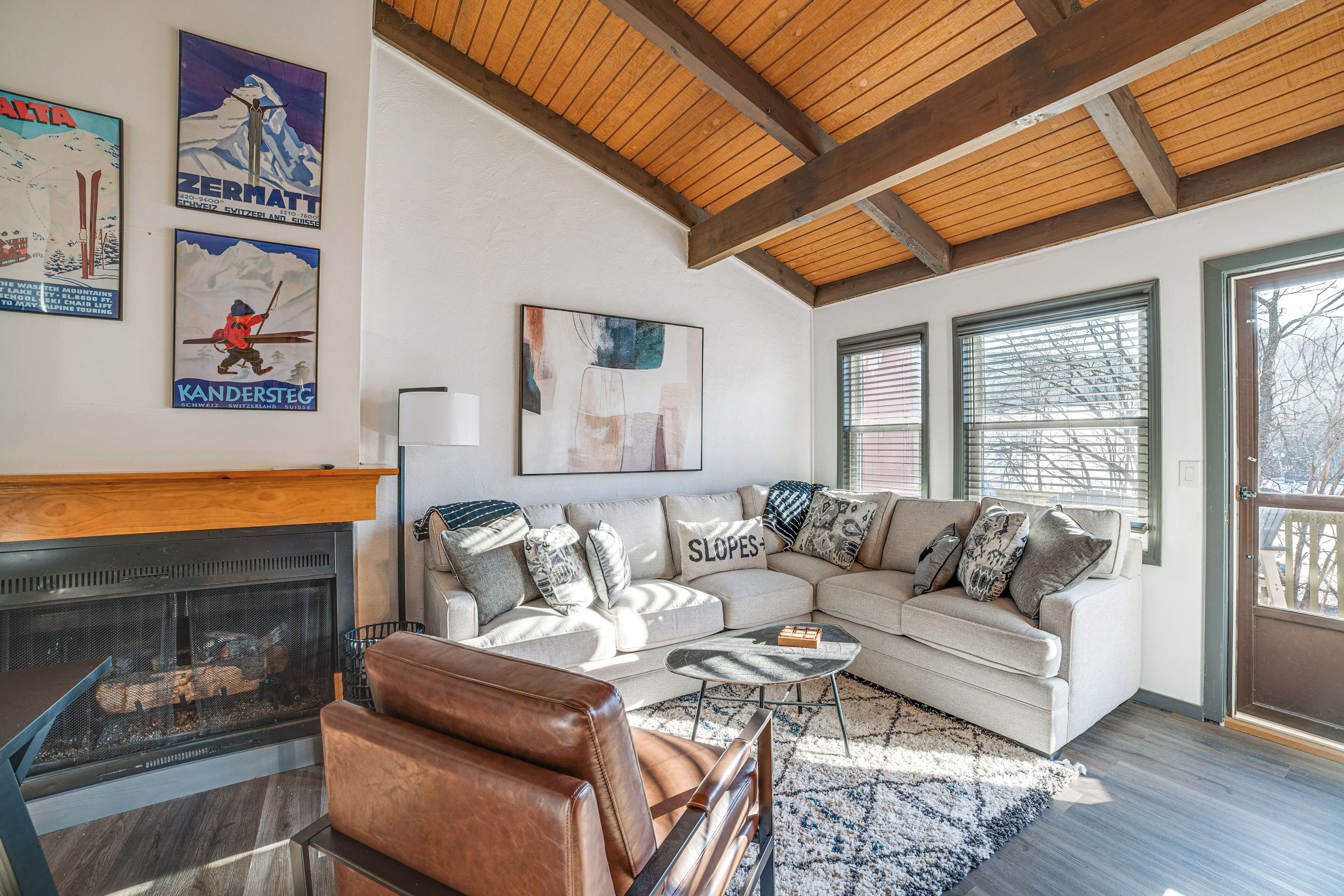 Interior. Chic Greek Peak Ski Resort Townhome w/ Balconies!
