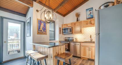 Chic Greek Peak Ski Resort Townhome w/ Balconies!