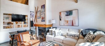 Chic Greek Peak Ski Resort Townhome w/ Balconies!