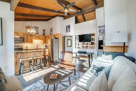Interior. Chic Greek Peak Ski Resort Townhome w/ Balconies!