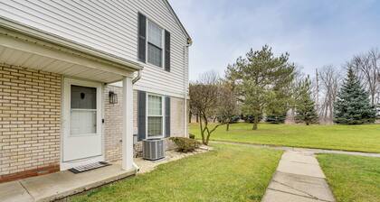 Clinton Township Condo Near L'anse Creuse Bay!