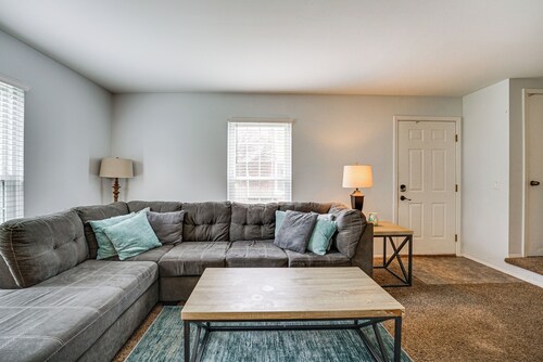 Clinton Township Condo Near L'anse Creuse Bay!