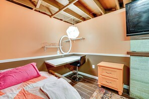 Apartment (3 Bedrooms) | Interior - Clinton Township Condo Near L'anse Creuse Bay! (Clinton Township)