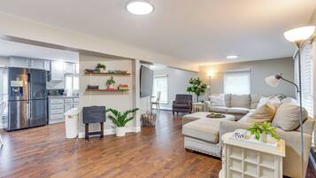 House (3 Bedrooms) | Front of property