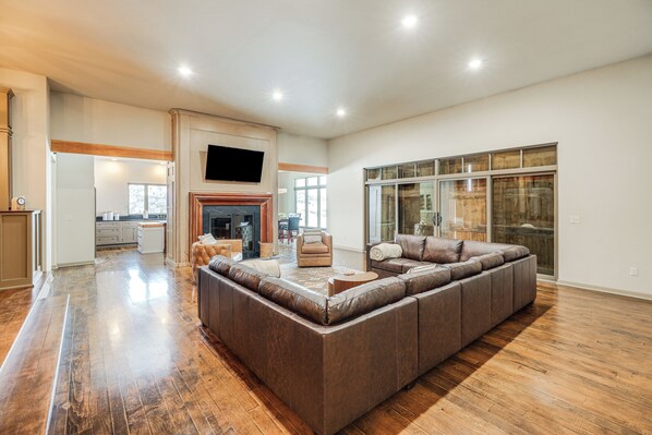 House (3 Bedrooms) | Interior