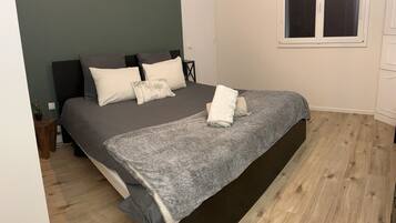 3 slaapkamers, reisbedje, wifi, beddengoed