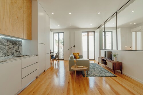 Courtyard Oporto Design Apartments