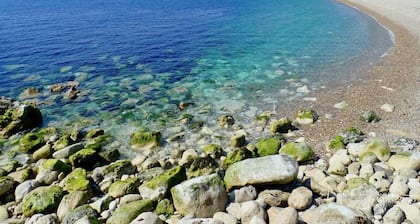 Sea View Coastal Cottage Sleeps 6 | Jurassic Coast, 6-Min Walk to Beach, Dogs