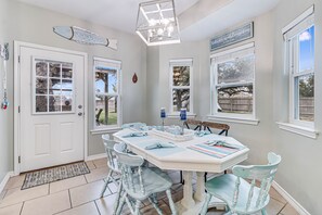 Dining - Made In The Shade Rp808 3 Bedroom Home by RedAwning (Rockport)