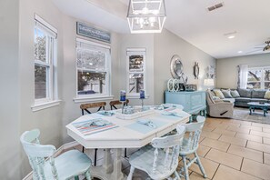 House, 3 Bedrooms | Dining
