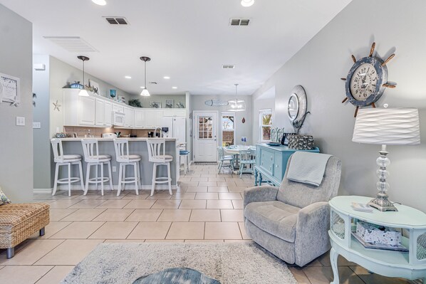 House, 3 Bedrooms | Living area - Made In The Shade Rp808 3 Bedroom Home by RedAwning (Rockport)