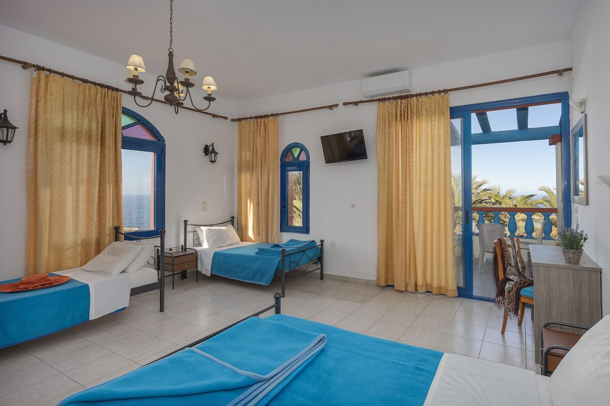 Quadruple Room | Free cribs/infant beds, free WiFi, bed sheets