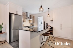 Fridge, microwave, oven, stovetop - La Charmante - Cozy et familial (Pont-Rouge)