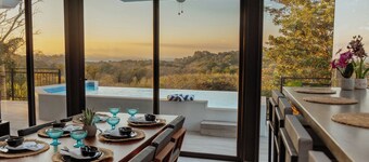 Ocean View, Jungle, Jaco Area, Infinity Pool, Luxury, Game Room & Gym