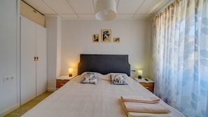 1 bedroom, iron/ironing board, free WiFi, bed sheets - AL Estudio SOL en Alicante (Alicante)