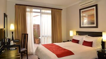 In-room safe, desk, iron/ironing board, free WiFi