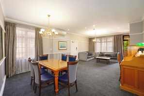 Living area - Cumberland Hotel Worcester (Worcester)