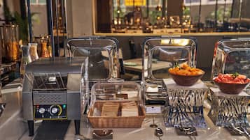 Café da manhã continental todos os dias (INR 550 por pessoa)