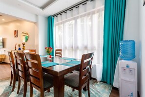 Living area - Lux suites Rosewood Park Apartments (Nairobi)