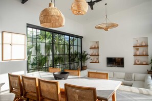 Dining - A beautiful 4 bedroom villa in Bingin, Uluwatu (Kecamatan Kuta Selatan)