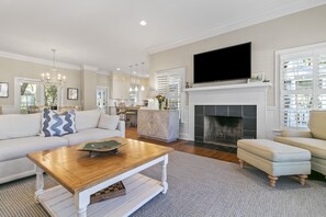 Smart TV, fireplace - Popular location in Atlantic Beach, community pool (Kiawah Island)