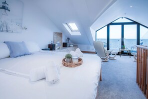 5 bedrooms, premium bedding, bed sheets - Beachways - 5 Bedroom Holiday Home - Saundersfoot (Saundersfoot)