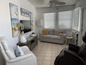 Living area - Outdoor Resorts at Long Key. Trailer in gated community, pool, 3 bedrooms. (Layton)
