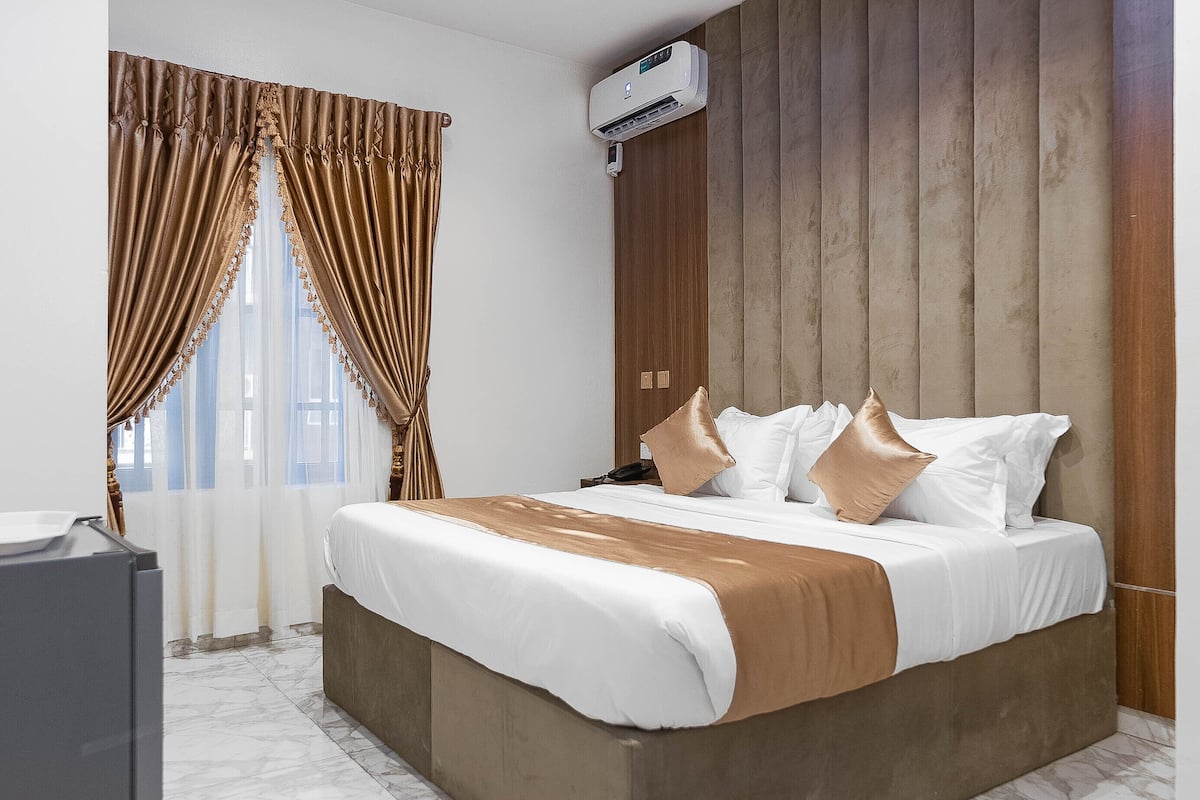Standard Room | 1 bedroom, in-room safe, free WiFi