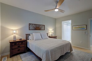 3 habitaciones, tabla de planchar con plancha, wifi y ropa de cama 