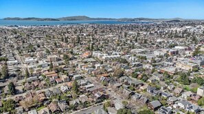 Aerial view - Elmwood House Berkeley (Berkeley)
