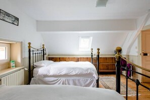5 bedrooms, desk, iron/ironing board, travel crib - 4-star holiday home w/ old world charm, modern amenities & a private heated pool (Chissey-en-Morvan)