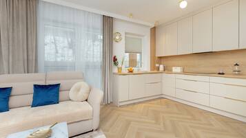 Departamento, 1 habitación, balcón | Sala de estar