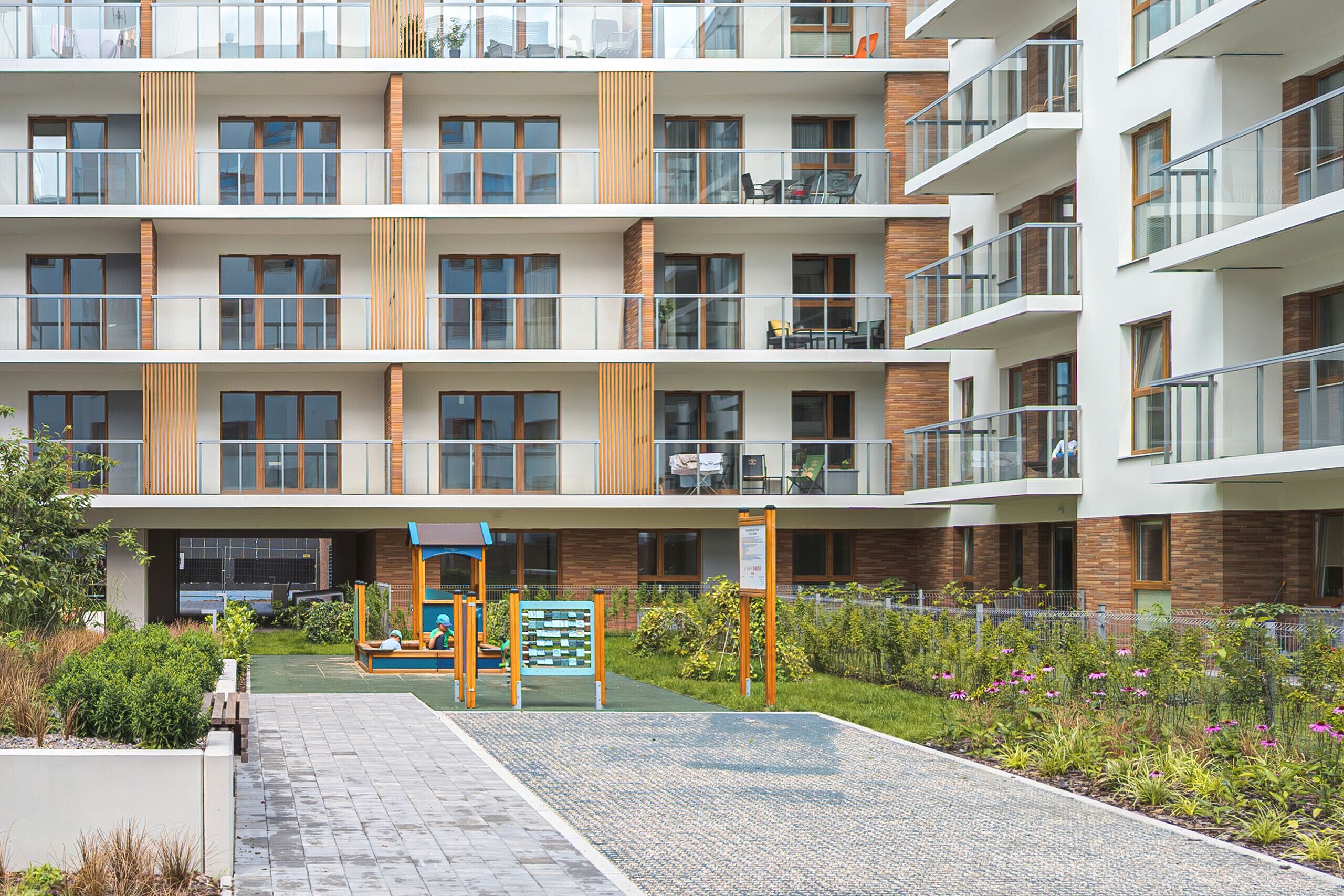 المنشأة من الخارج