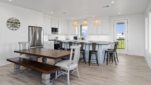 Fridge, microwave, dishwasher, cookware/dishes/utensils