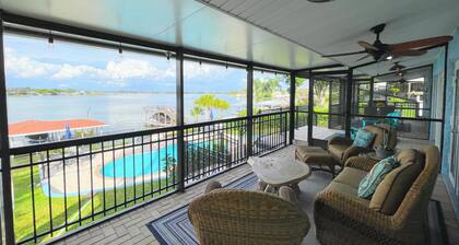 Lake Retreat for10 has Pool-Dock-4 Bedrooms-2 Bath Expansive Lakefront Views
