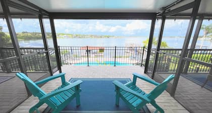 Lake Retreat for10 has Pool-Dock-4 Bedrooms-2 Bath Expansive Lakefront Views