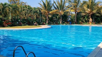 Piscine extérieure