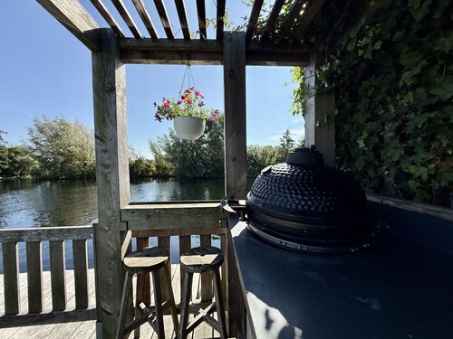Private Lakeside house with sauna - near Amsterdam