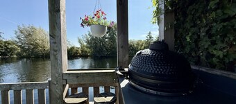 Private Lakeside house with sauna - near Amsterdam