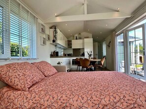 2 bedrooms, desk, travel crib, free WiFi