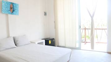 1 habitación, tabla de planchar con plancha, internet y ropa de cama