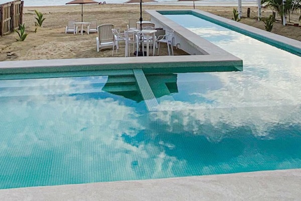 Swimming pool,Beach
