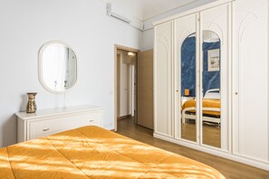 2 makuuhuonetta, silitysrauta/-lauta, ilmainen Wi-Fi, vuodevaatteet