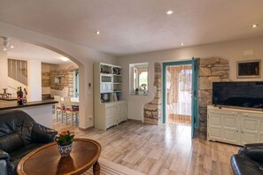 TV, stereo - Villa LaMusica in Cabrunici (Cabrunici)