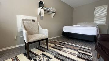 1 bedroom, bed sheets