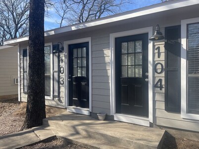 Cozy Duplex Style Cabin on Lake Texoma: Cabin 104