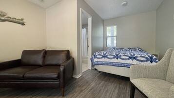 1 bedroom, bed sheets