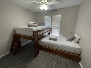 2 Schlafzimmer, Bettwäsche