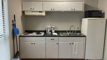 雪櫃、微波爐、爐具、咖啡機/沖茶器