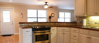 Cabin 401 at Grandpappy Point Resort & Marina